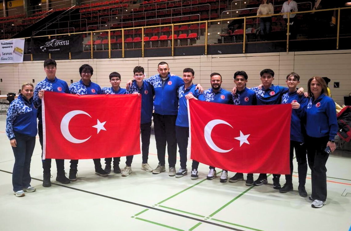 GÖKLERDE TAM HAKİMİYET: DÜNYA SAHNESİNDE ÇİFTE ZAFER!